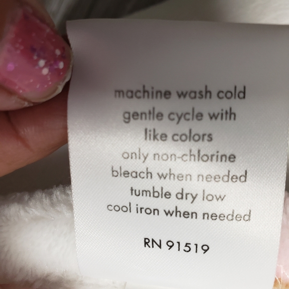 Maison Jules Plush Throw Blanket 70 x 49 Rose All Day Cozy Girls Night Out - Picture 10 of 10